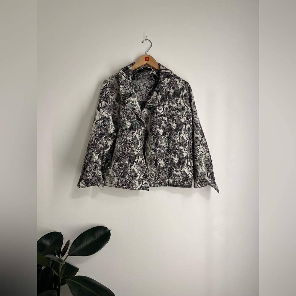 ZARA SNAKE PRINT JACKET